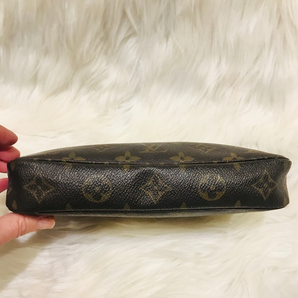 Authentic Louis Vuitton Pochette #6.7Q - Picture 3 of 8